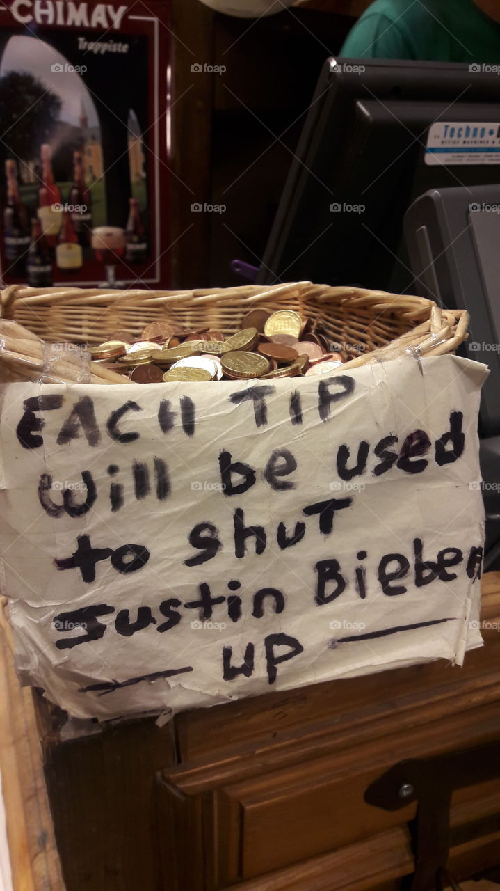 came across this unique tip basket while beer shopping in Brussels.