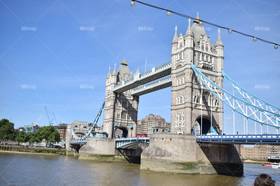 The best summer I ever seen in London, the Tower Bridge is much more beautifull!!!