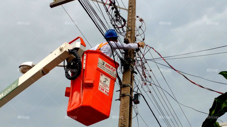 Eletricista e Alta Tensão.