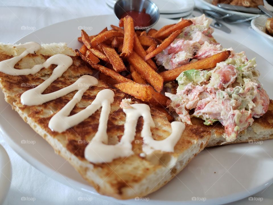 Lobster sandwich