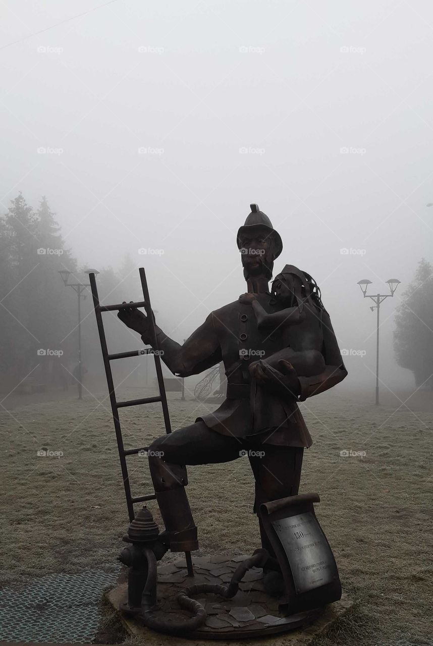 місто в  тумані