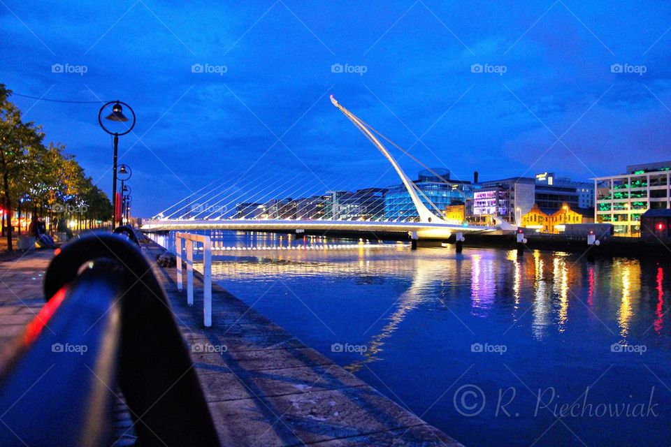 Dublin bridge by nite