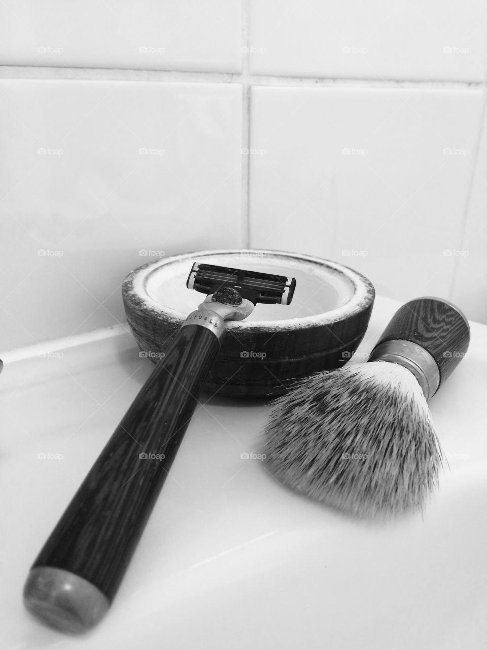 Shaving set with solid soap