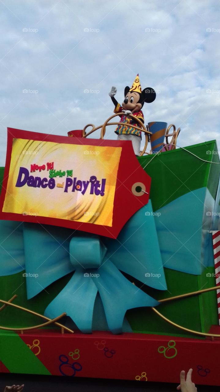 Mikey en desfile de Disney World