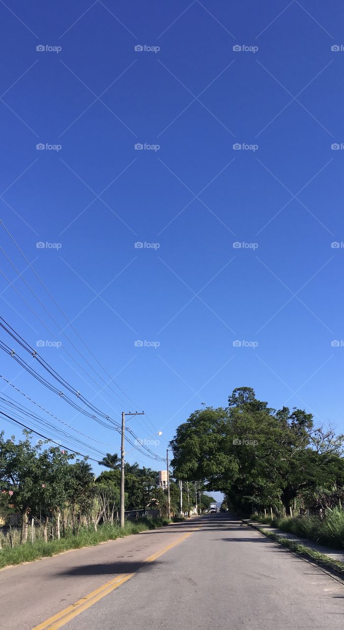 ‪Our infinite blue sky, showing all its beauty.  Cheer the nature / O nosso infinito céu azul, mostrando toda a sua beleza. Viva a natureza!‬