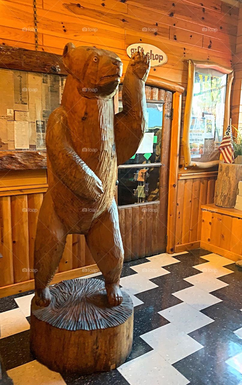 Wooden Bear - Welcome 