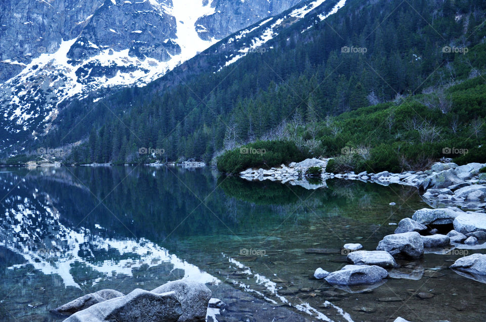 Morskie oko lake in winter