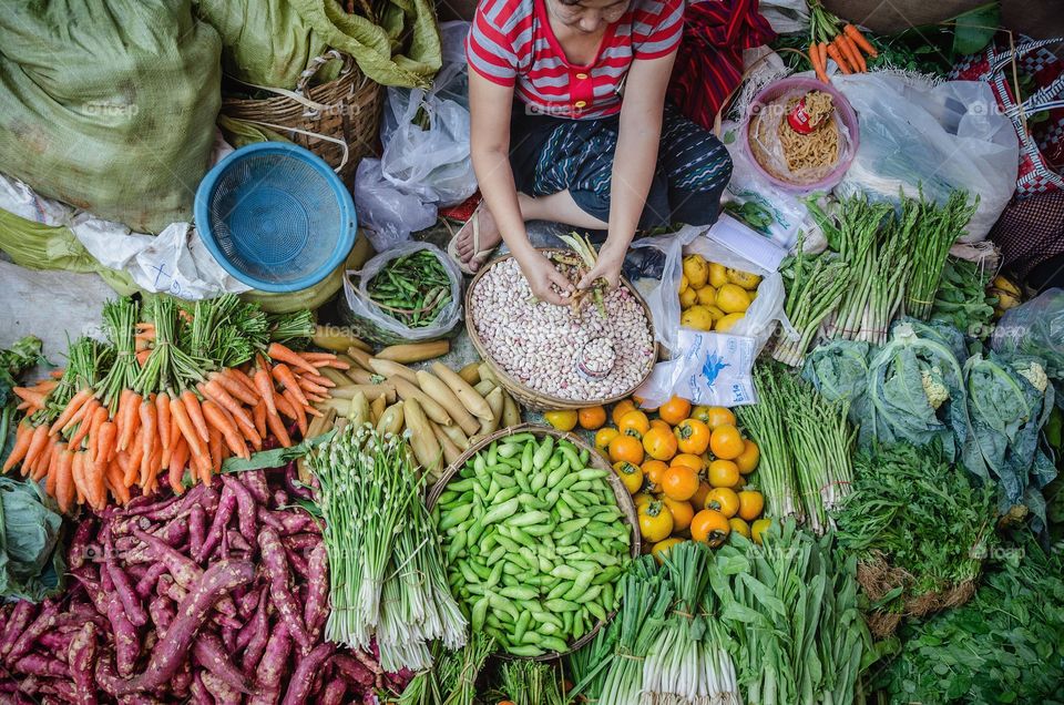 Nyuang Shwe market, Myanmar 