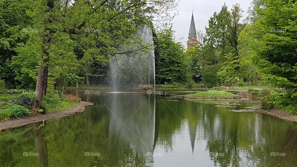 Springbrunn im Teich