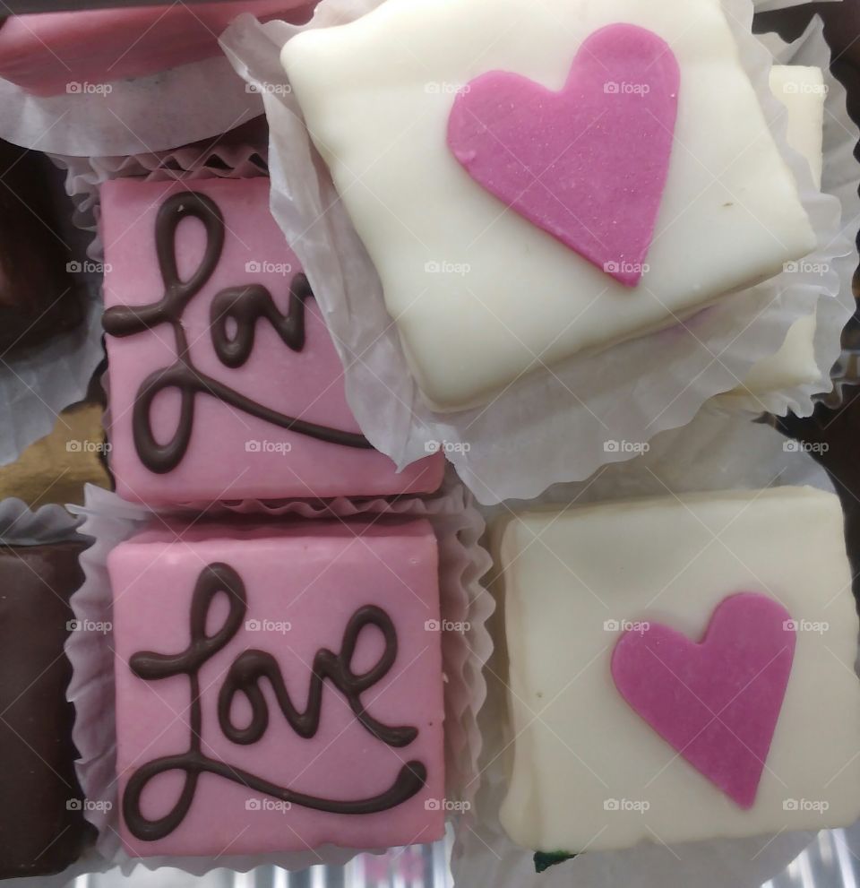 Mini Love Cakes