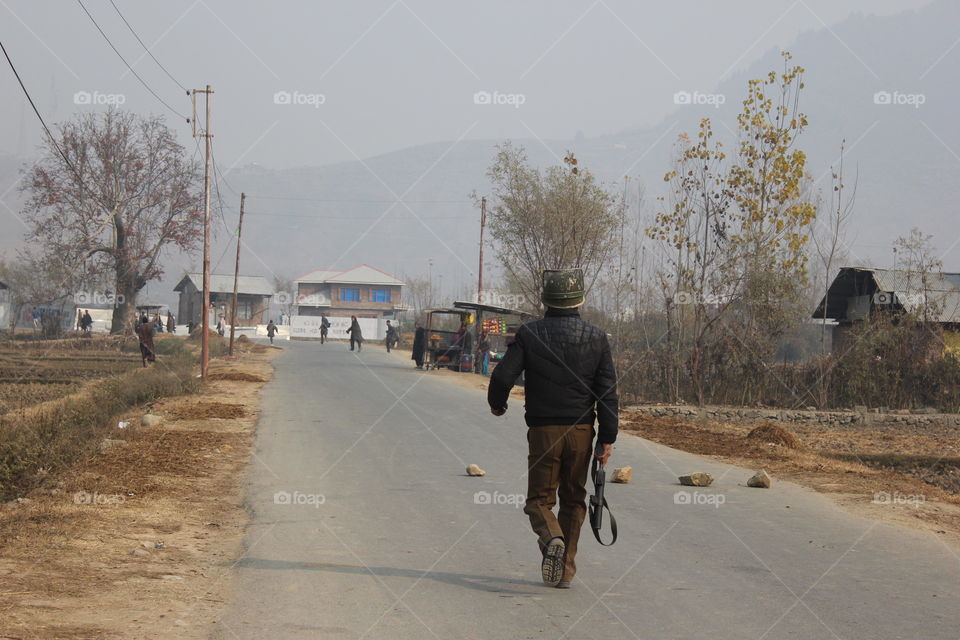 heavy stone pelting at Kashmir