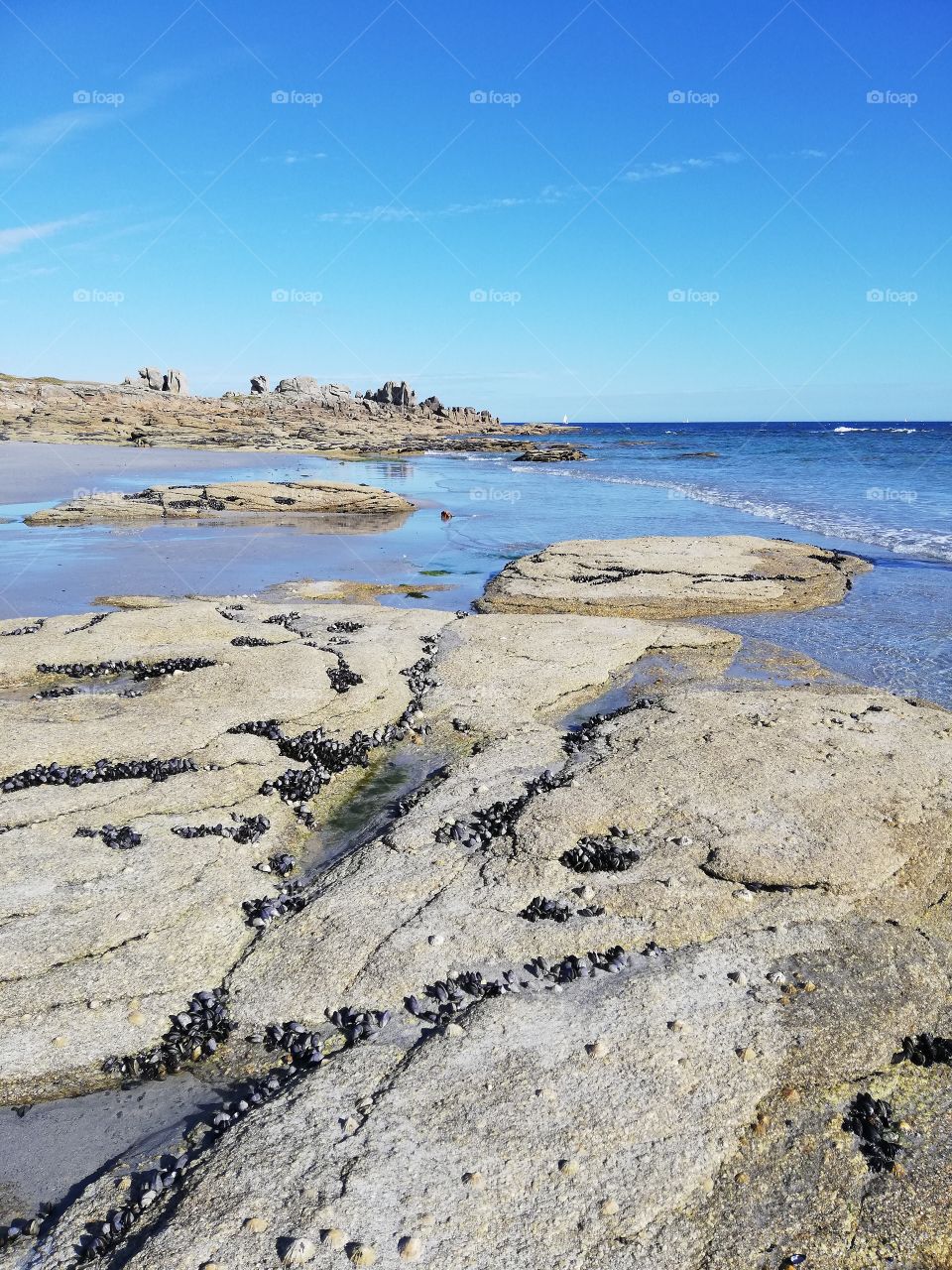 Rocher et plage bretonne