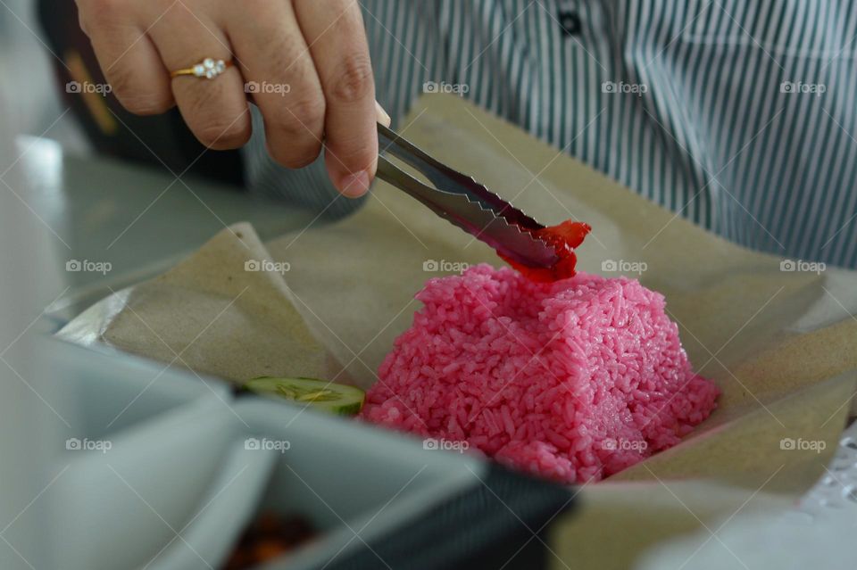 Spotedpink rice