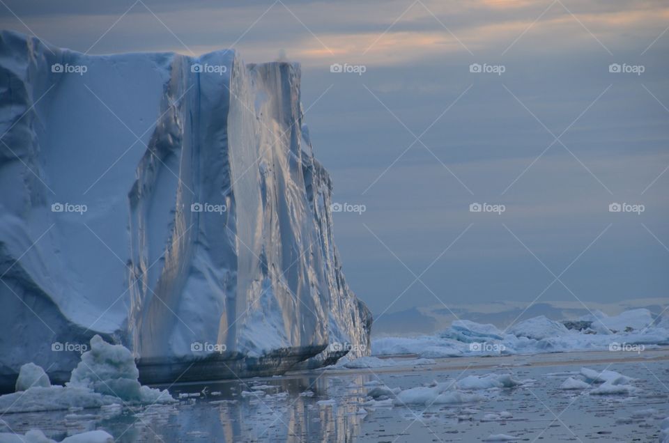 Midnight Sun Sailing Greenland