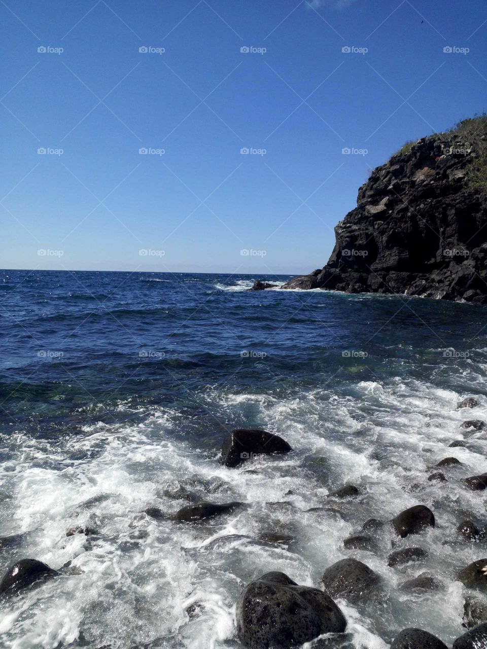 Pacific waves on San Cristobal, Galapagos