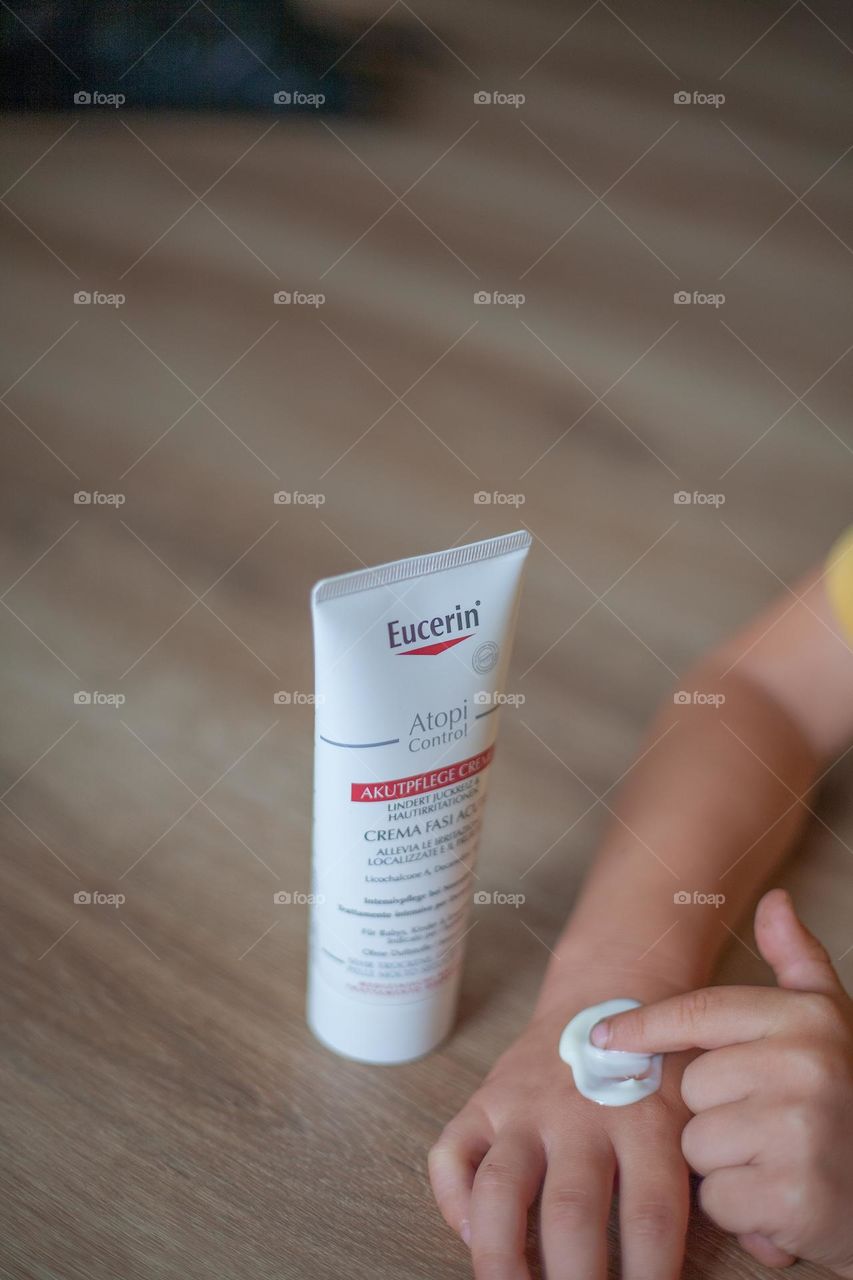 Control of atopic dermatit - Eucerin 