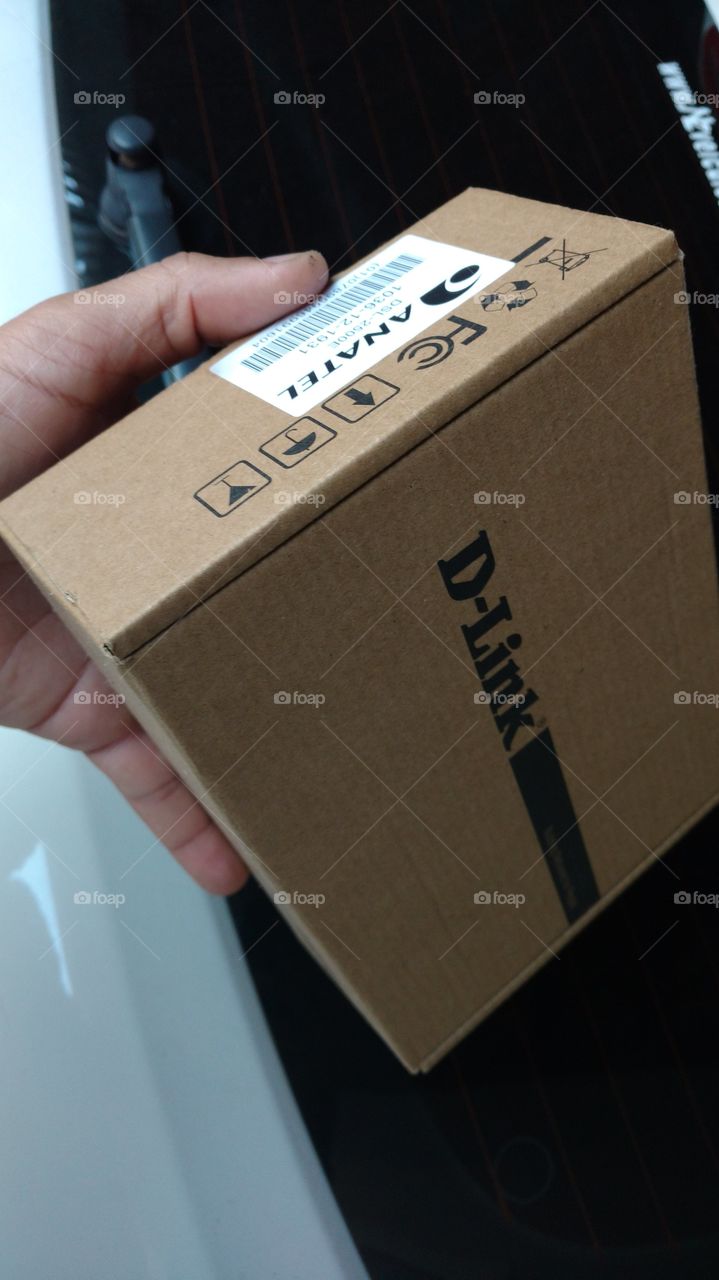 Caixinha de papelão.