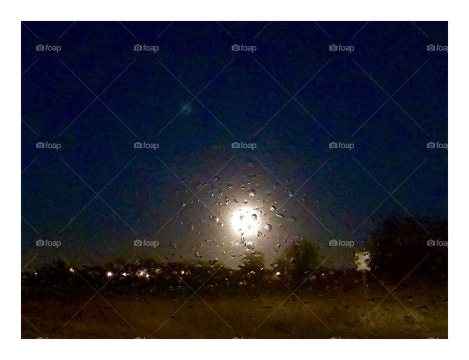 Fullmoon in tha night. 