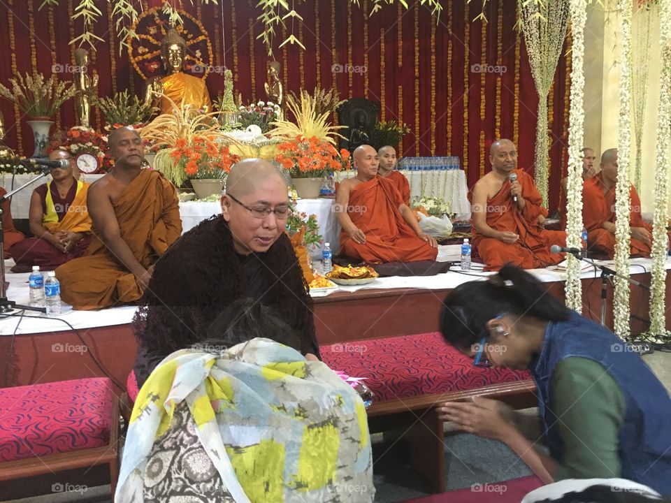 Buddha Sangha Daan - offerings for monks 