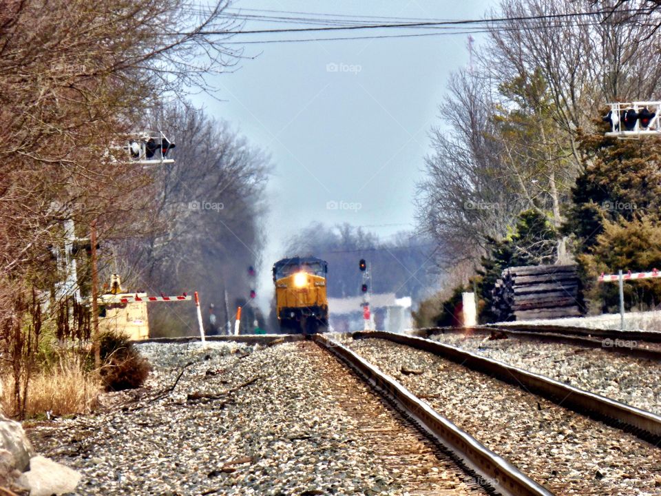 CSX train coming down the tracks. 