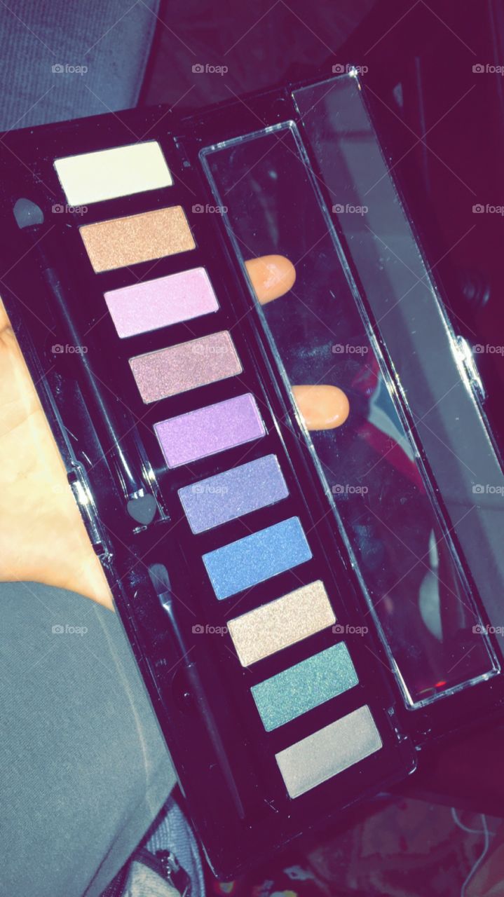 Beautiful eyeshadow palette 🥰