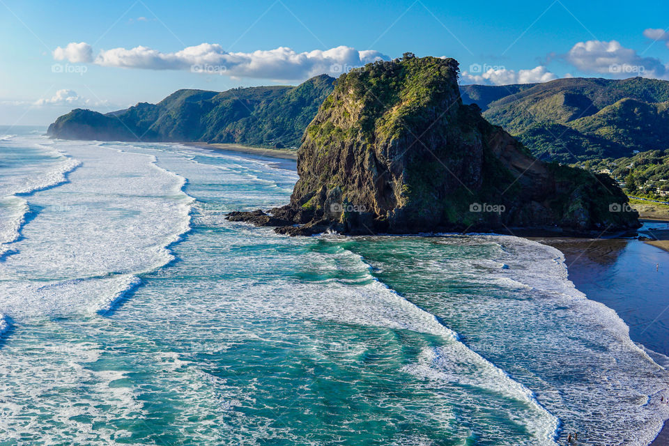 piha beach from top of mountain