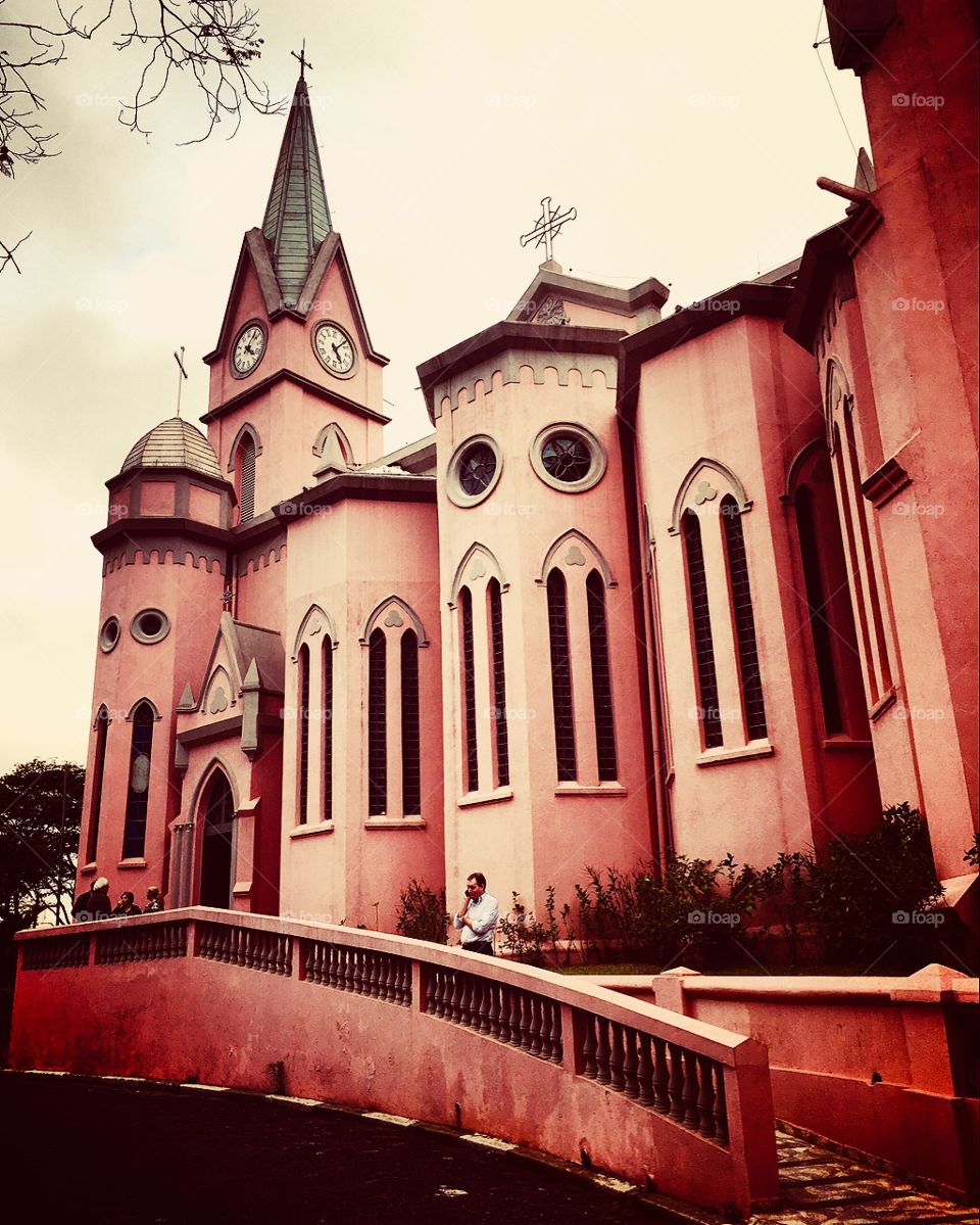 ⛪ Correndo e Meditando:
“Ó #Senhor, fazei da minha casa um templo vivo da sua graça”.
 🙏🏻
#Fé #Santidade #Catolicismo #Jesus #Cristo #PorUmMundoDePaz