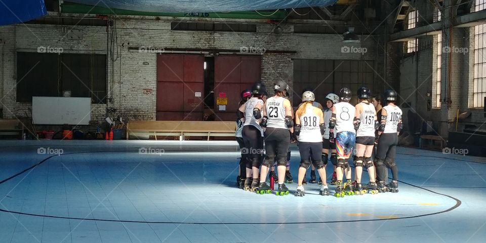 Skate huddle