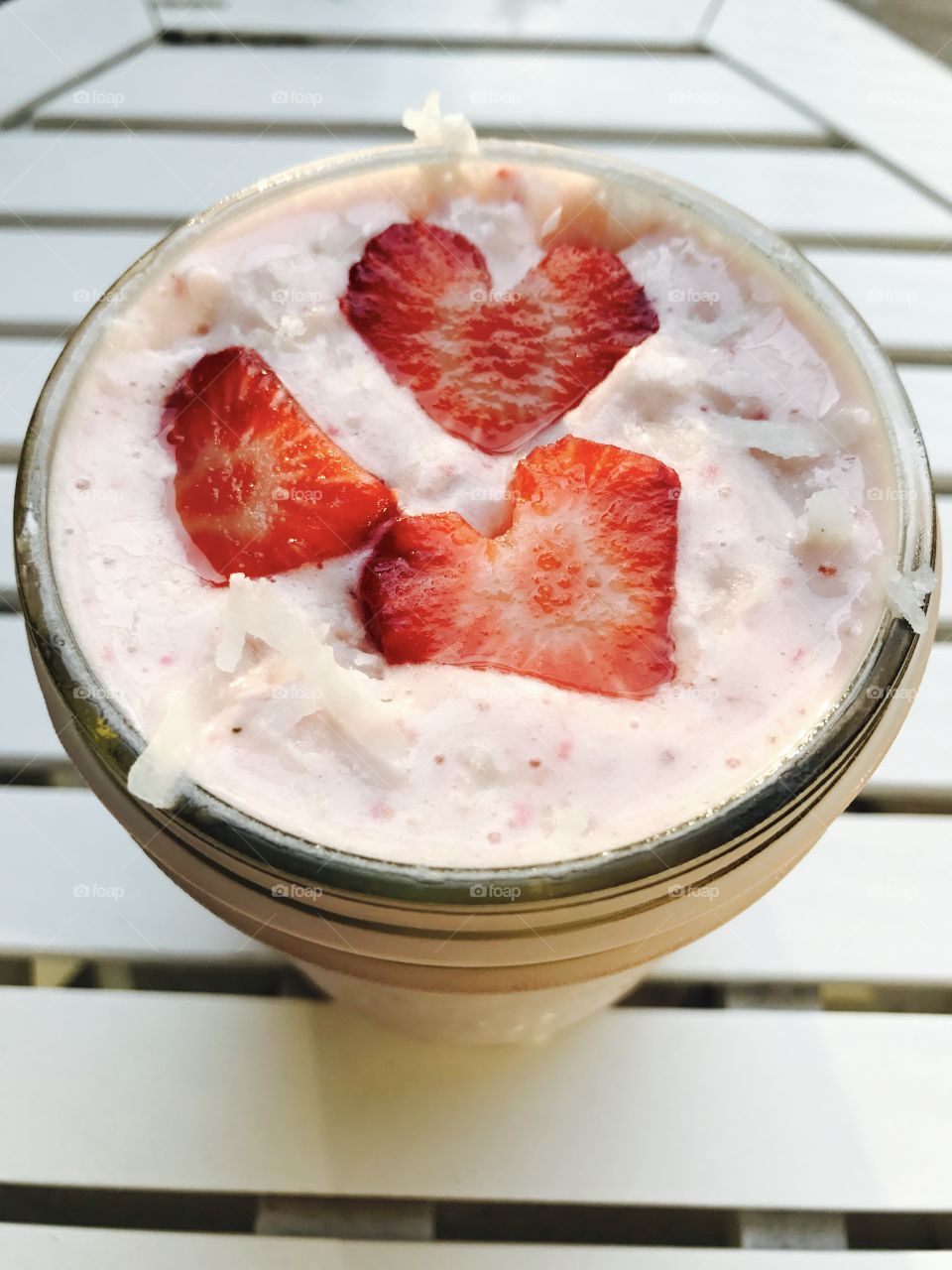 Strawberry coconut island drink