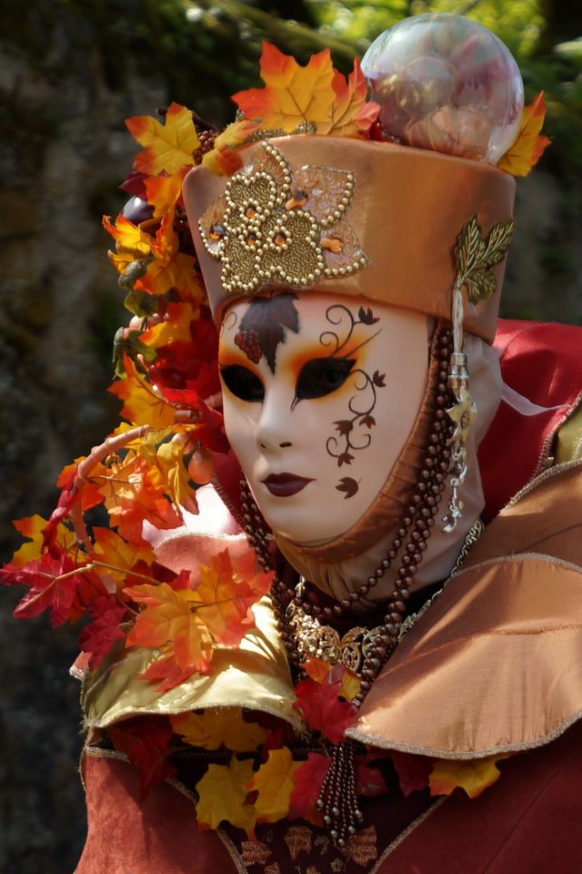 Masque vénitien d'automne  