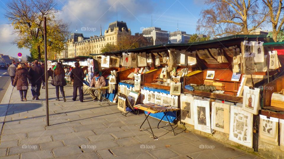 Market along Thames river