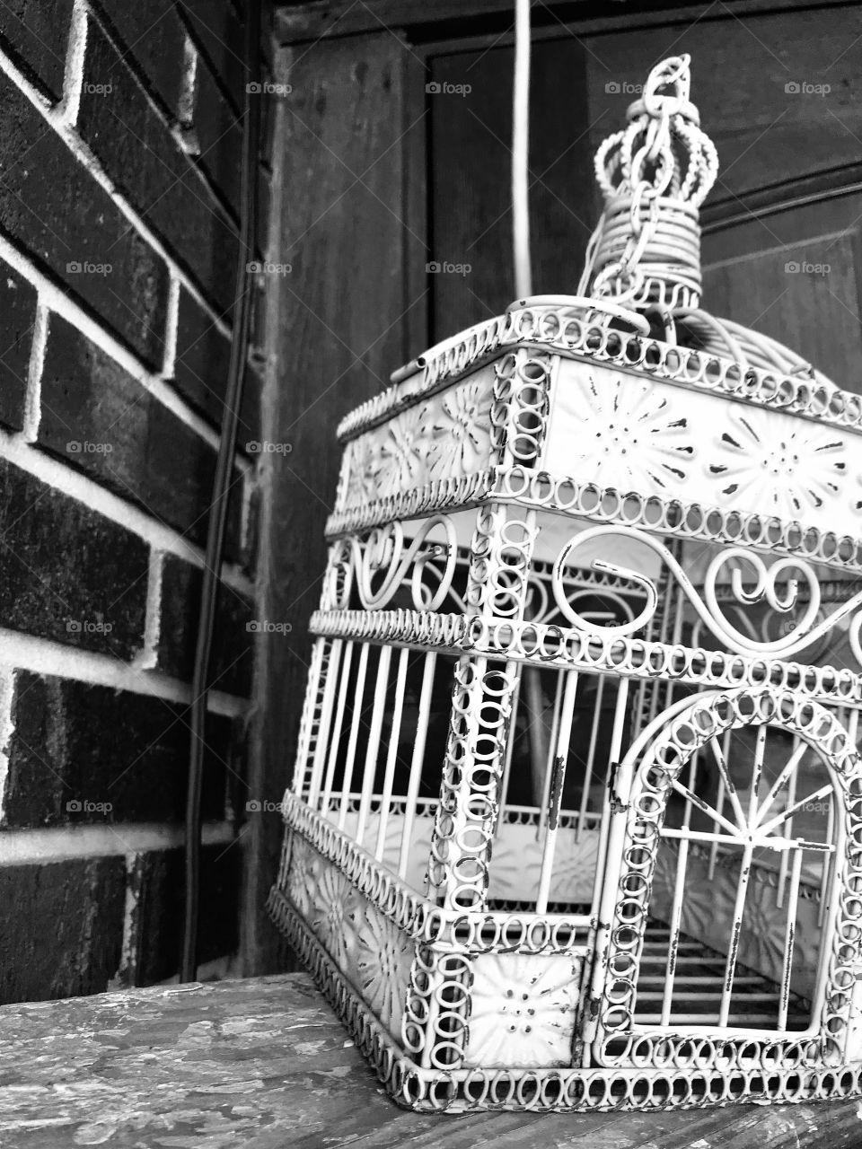 A beautiful bird house on display at the local vintage store. 