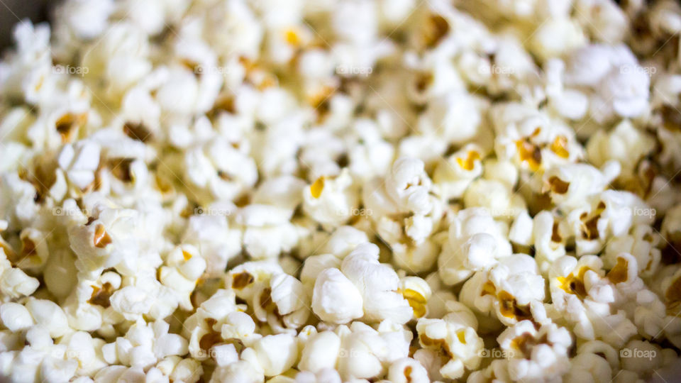 focused close-up of popcorn zoom