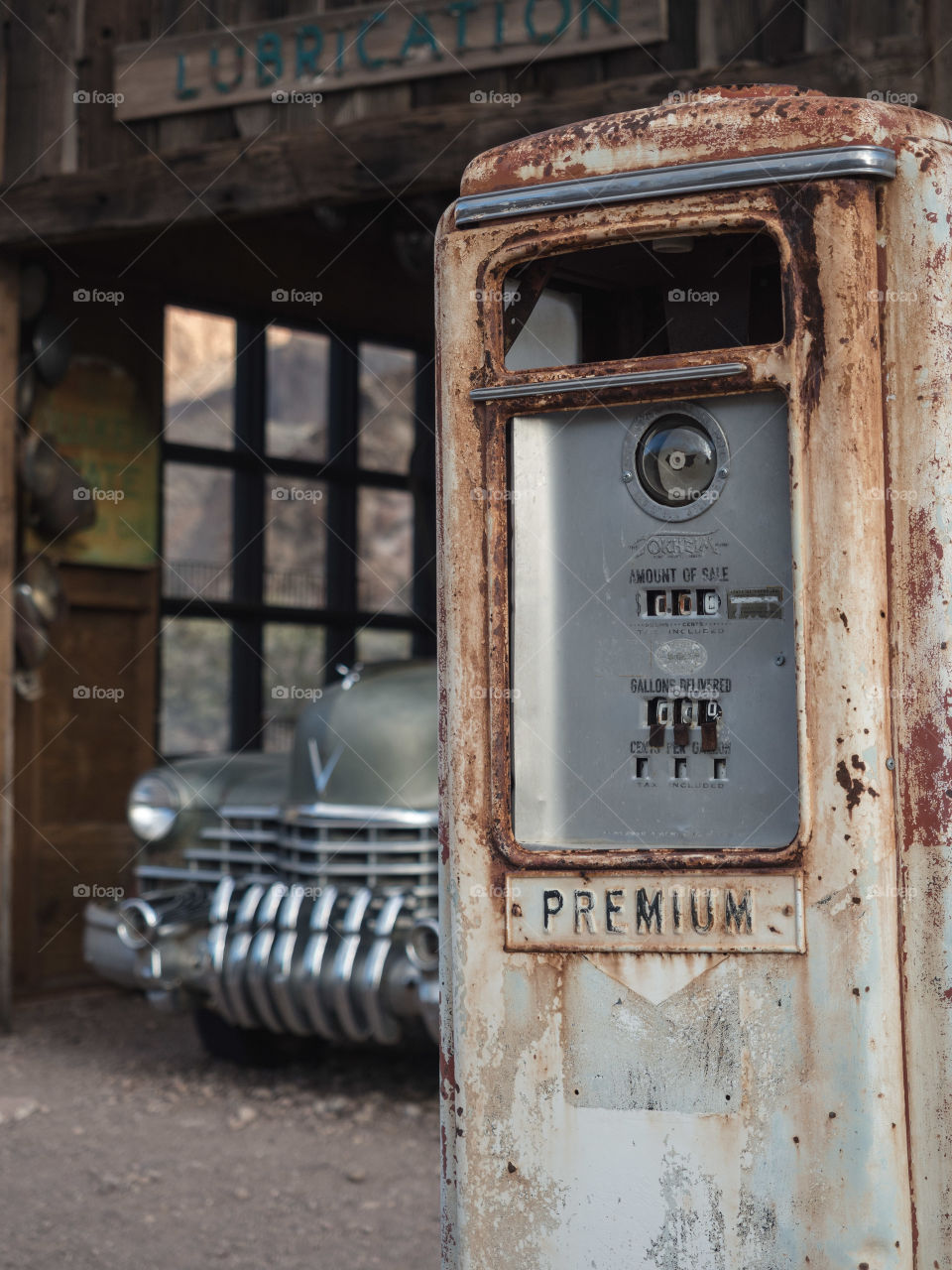 Abandoned America. Out in the Nevada desert lies an old mining town full of history and treasures.