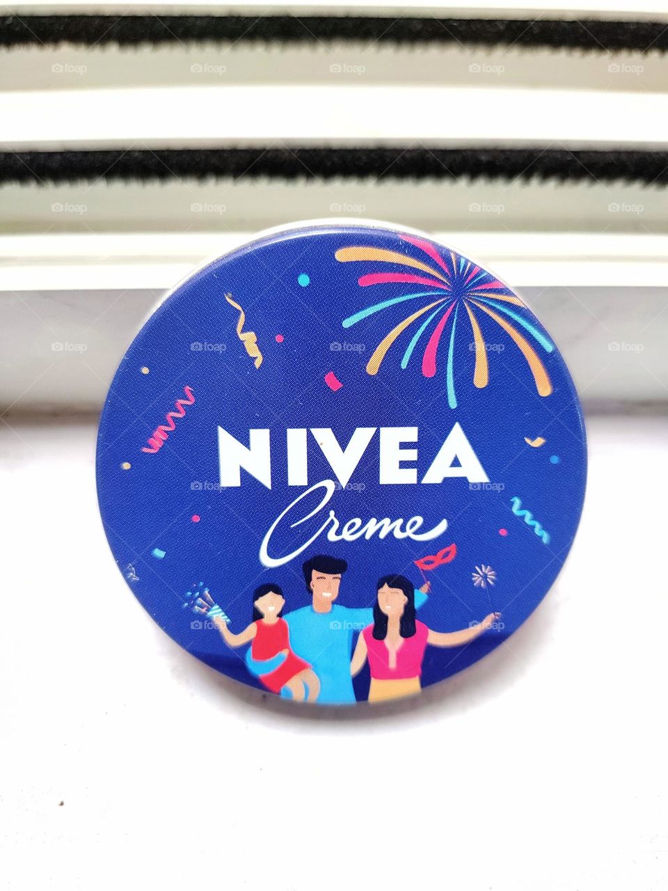 moisturizer gives extra life to our skin