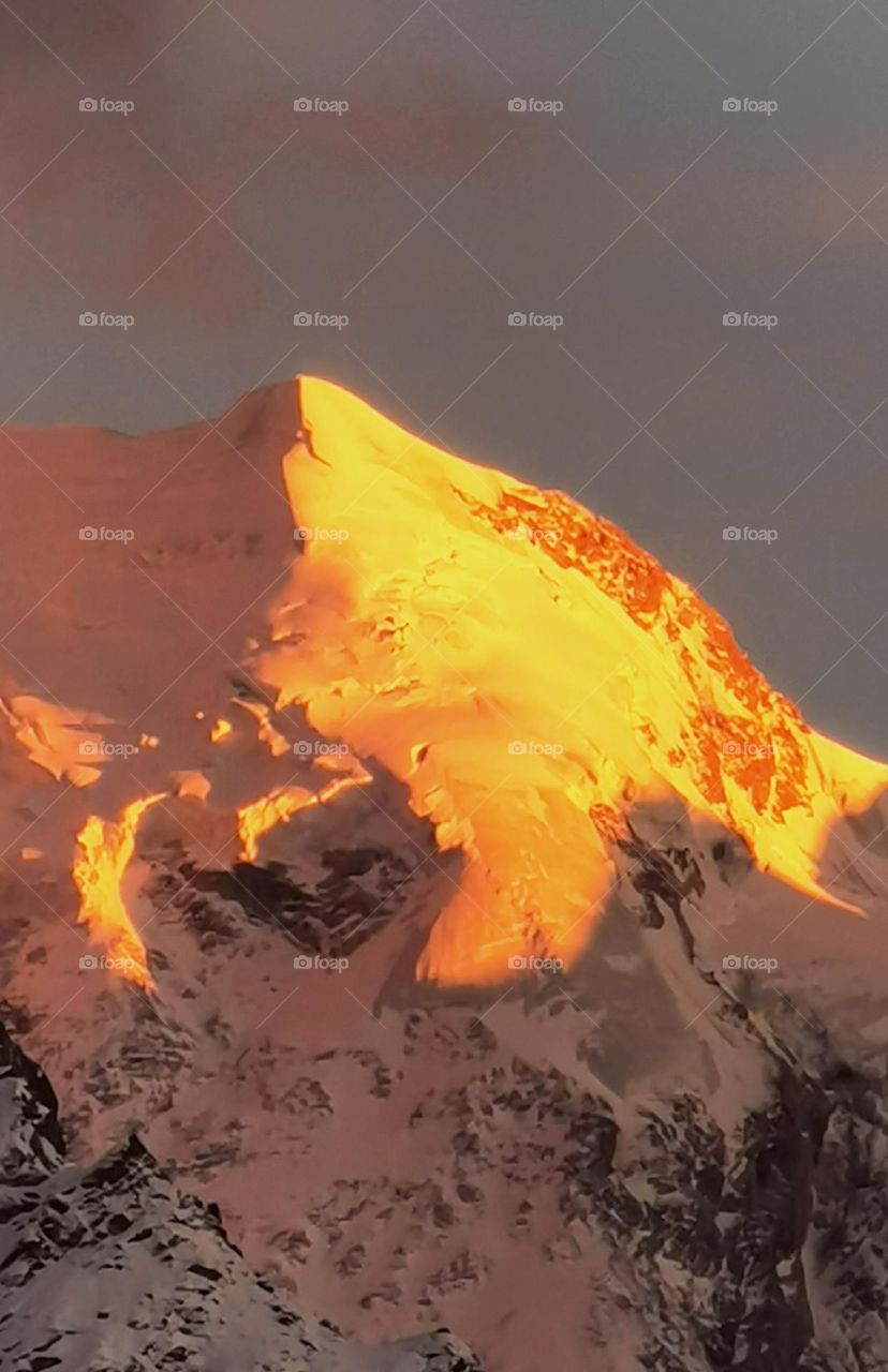 heartful mountain golden glow