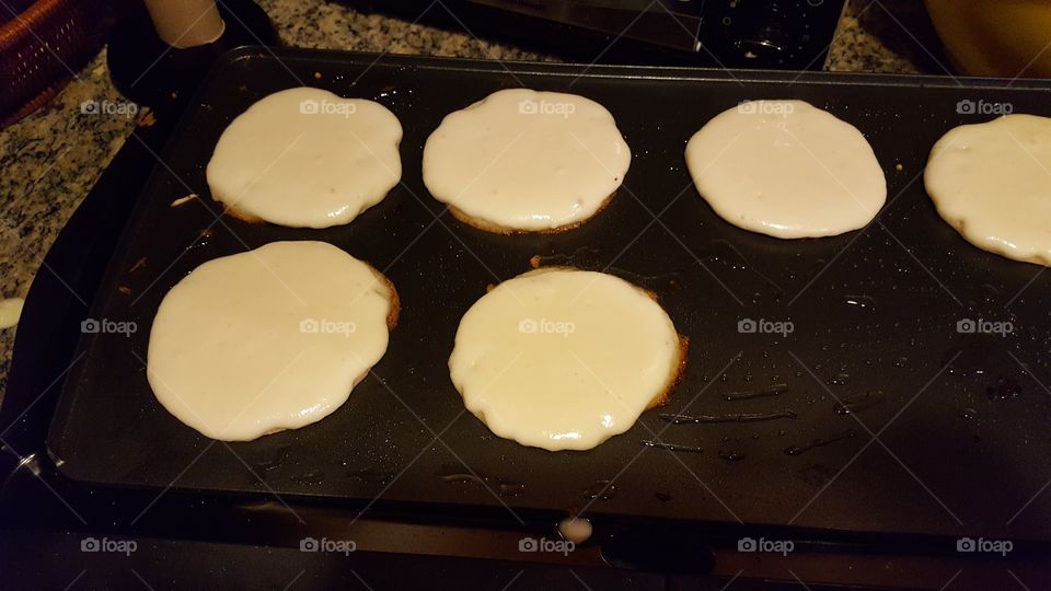 pancakes before flipping