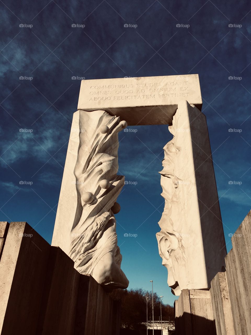 a sculpture by Francesco Somaini inspired by the concept of a united Europe