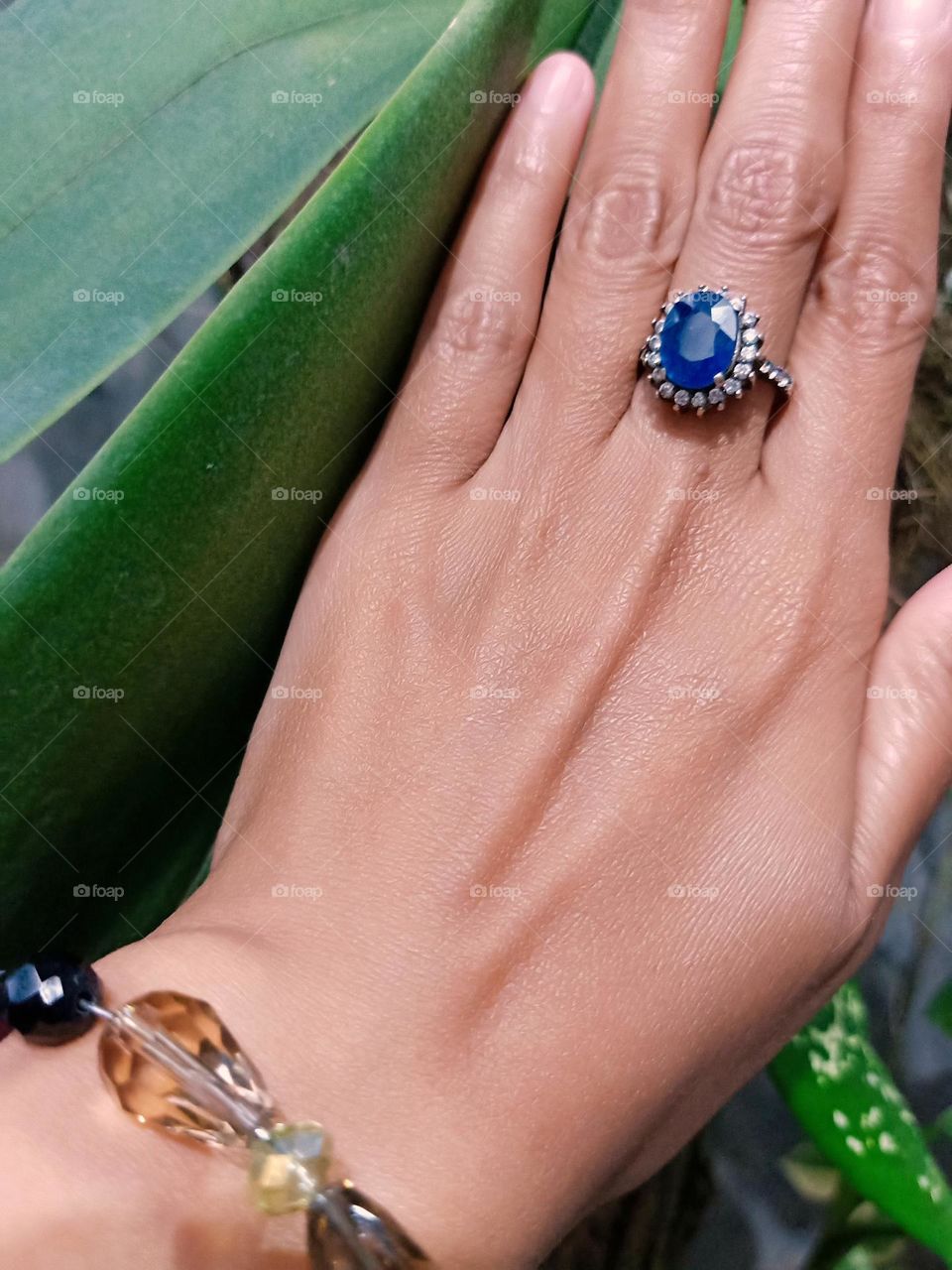 blue sapphire stone ring