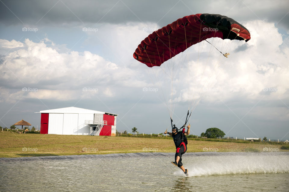 extreme parachute landing