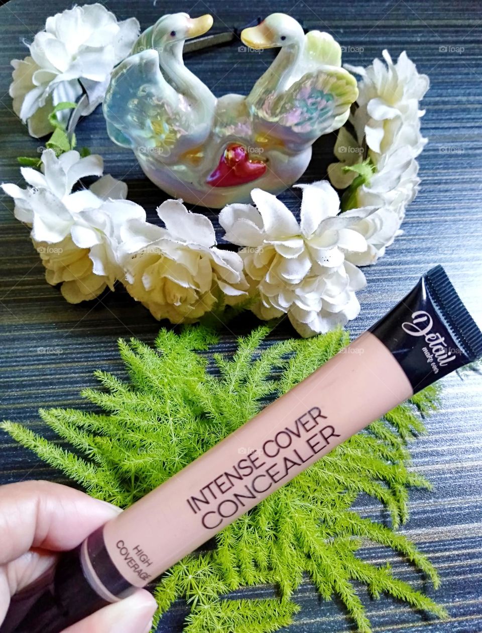 Rejuvenate your beauty with face concealers!