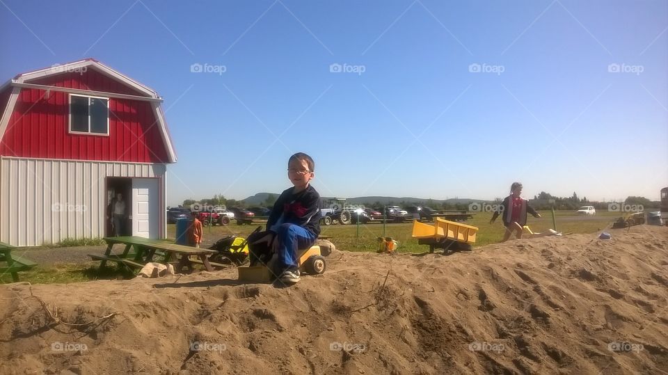 Soil, Agriculture, People, Daylight, Vehicle