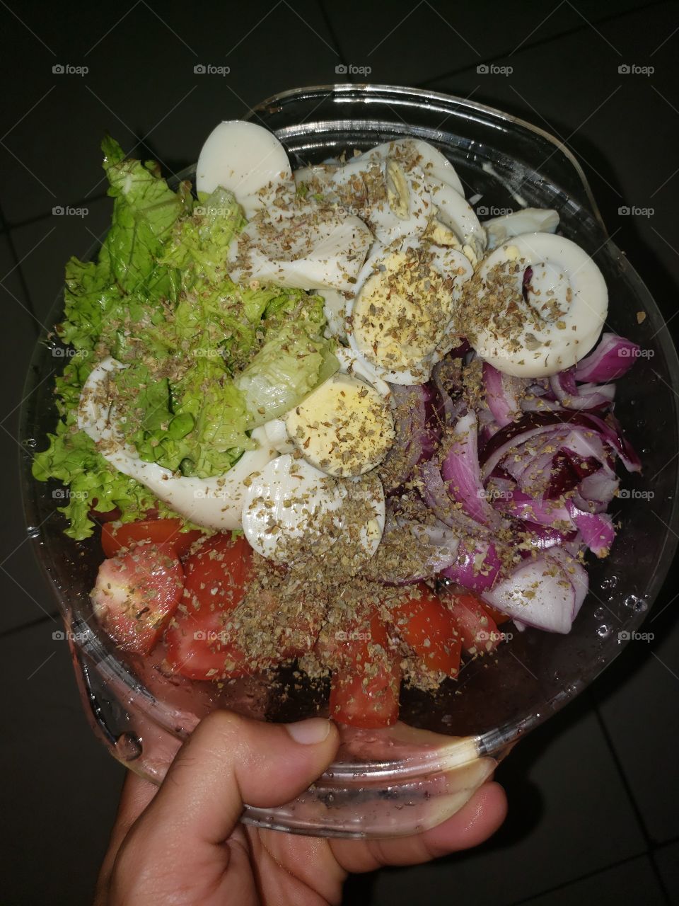 Salada nutritiva que eu mesmo preparei! se alimente bem! cuide da saúde que tem!