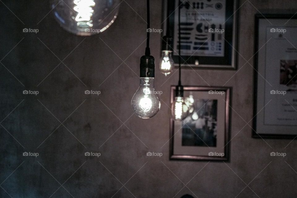 Hangs on the lamp light