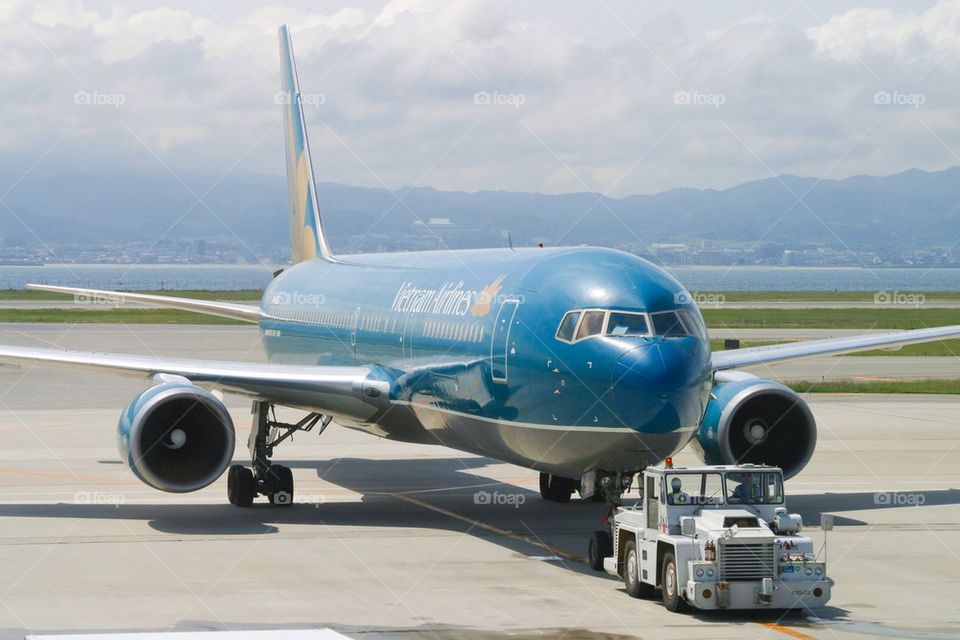 VIETNAM AIRLINES B767-200 KIX