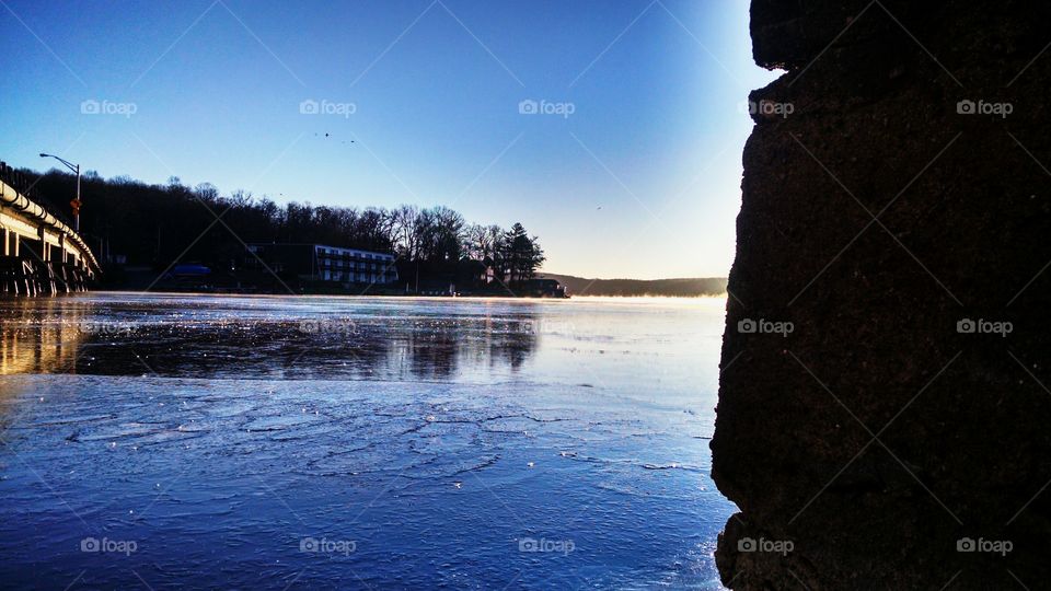 Lake Hopatcong starting to freeze