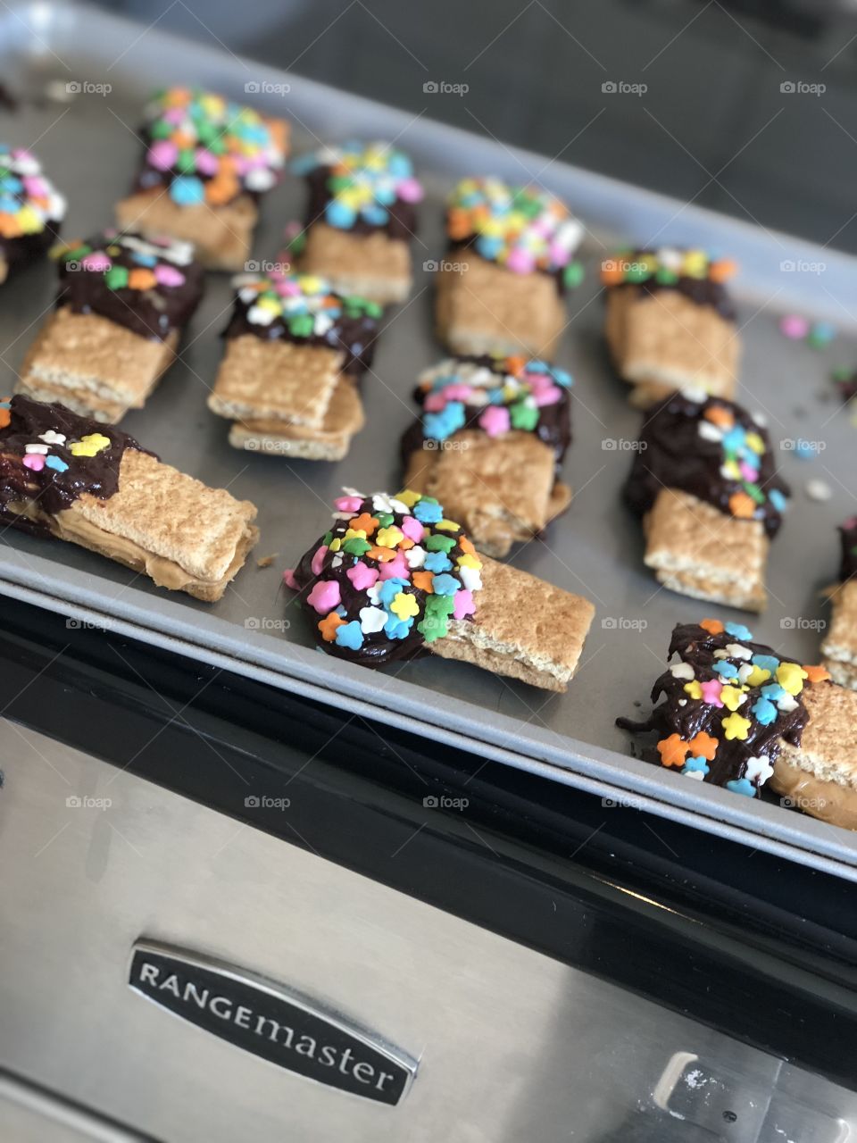 Peanut butter Graham cracker treats