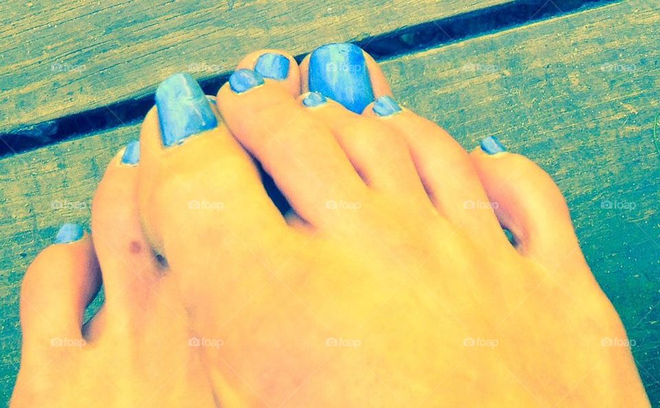 Blue toe nails 