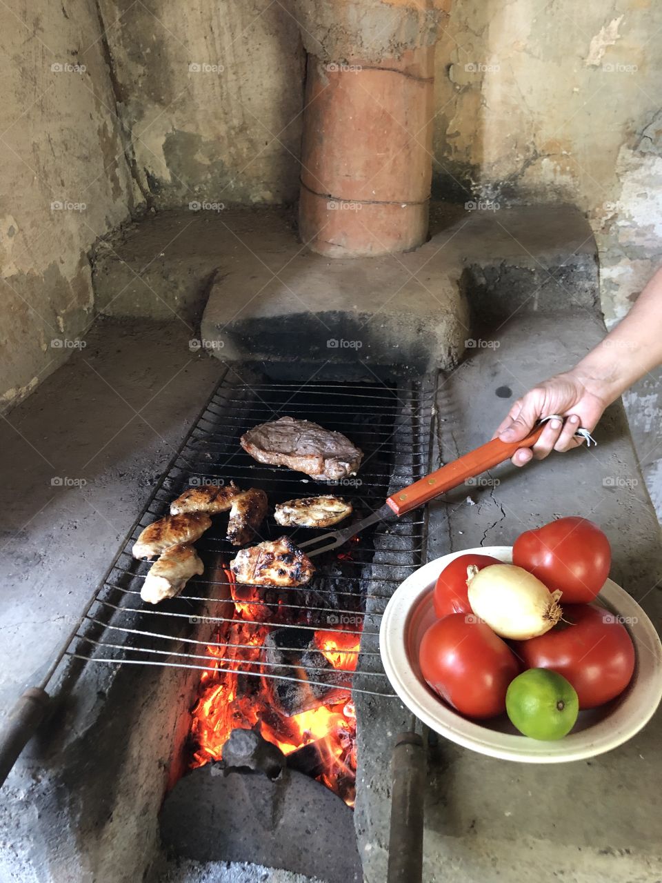 Churrasco no fogão a lenha.