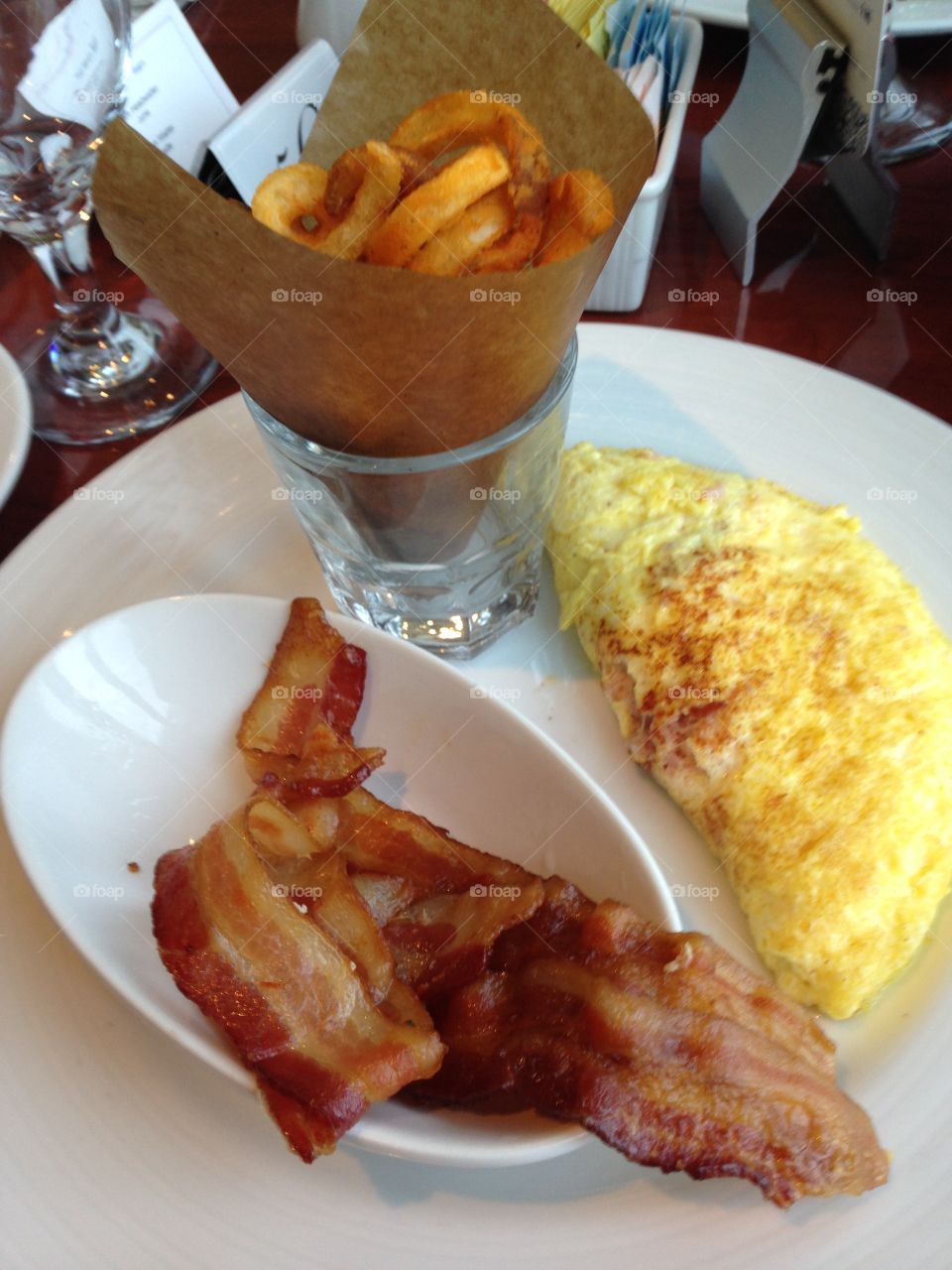 Omelet and bacon